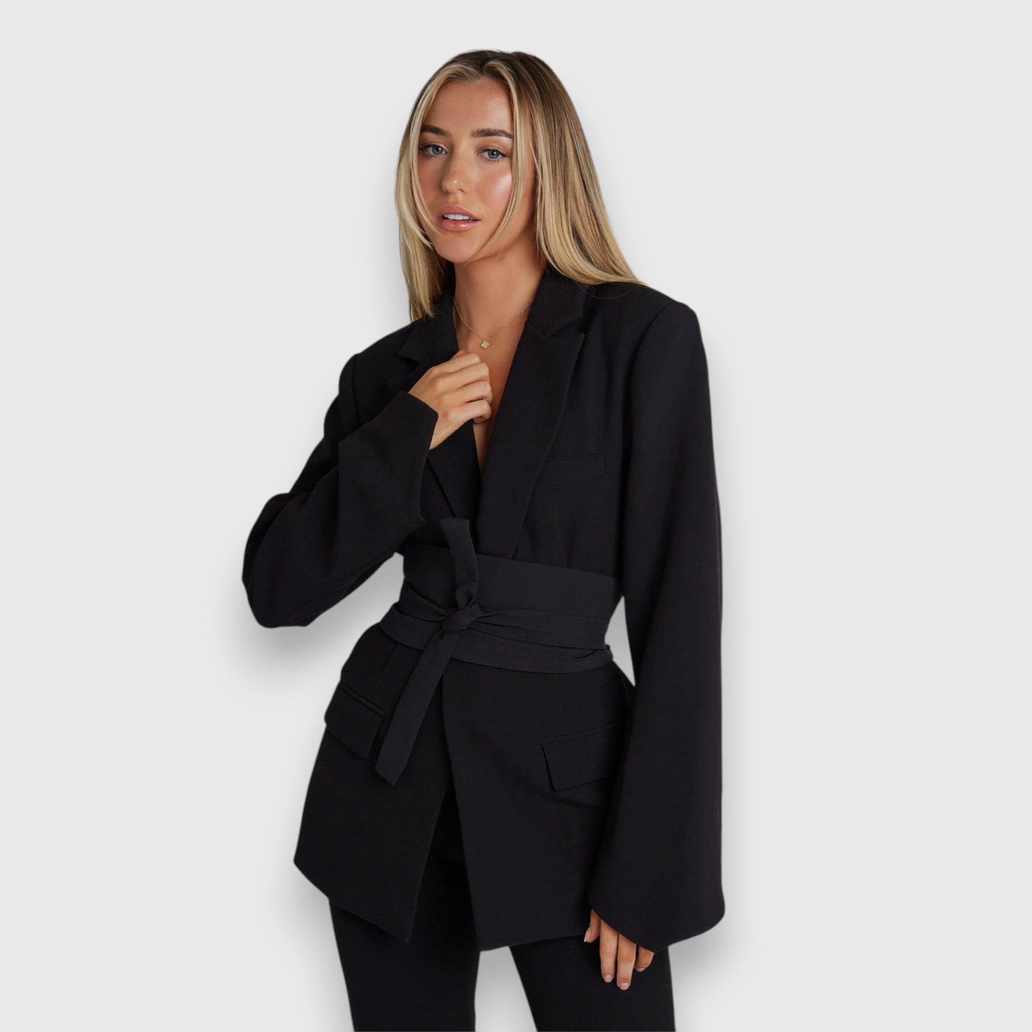 Elegant Women's Blazer for a Perfect and Unique Look