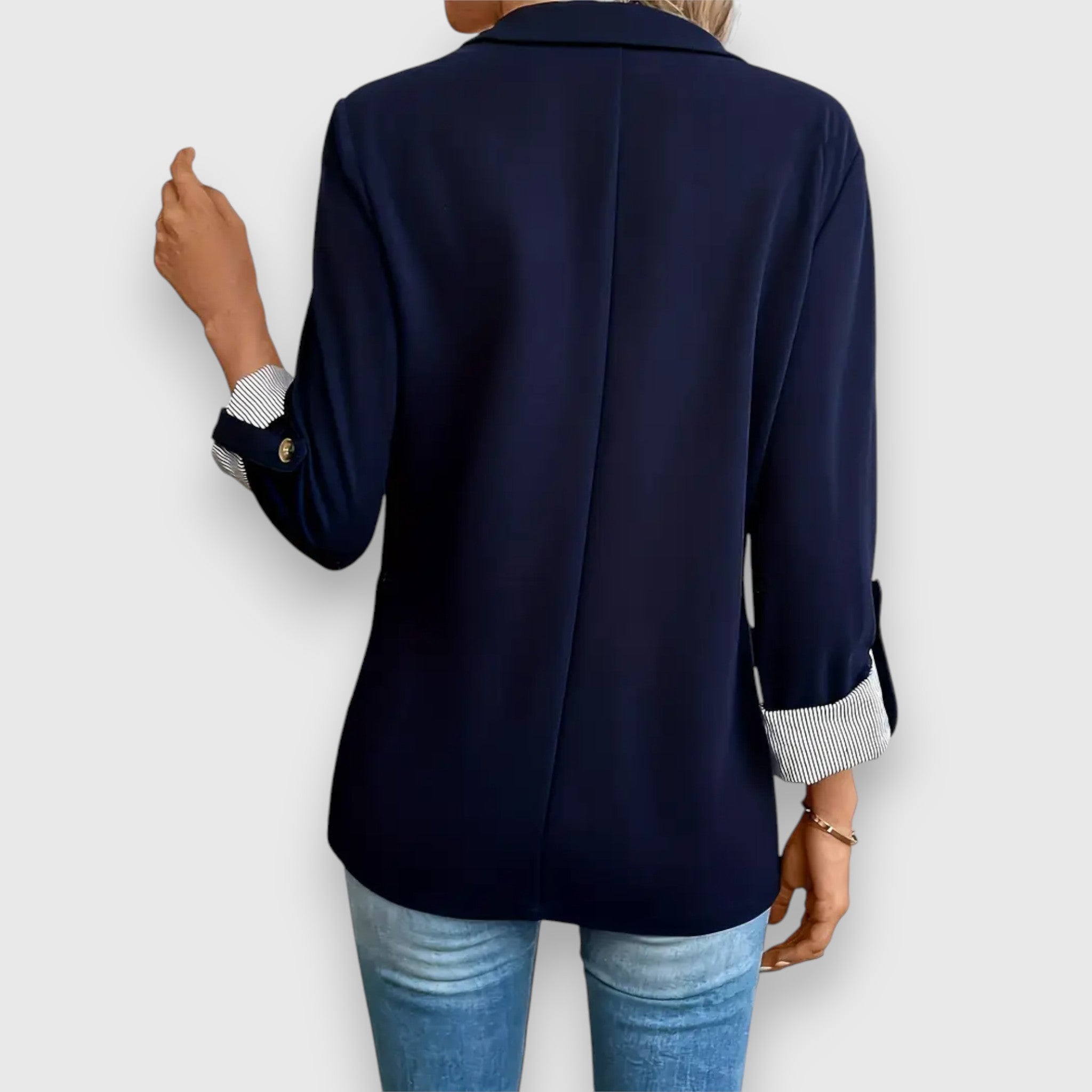 Elegant Blazer for Women - a fashionable and chic addition to your wardrobe
