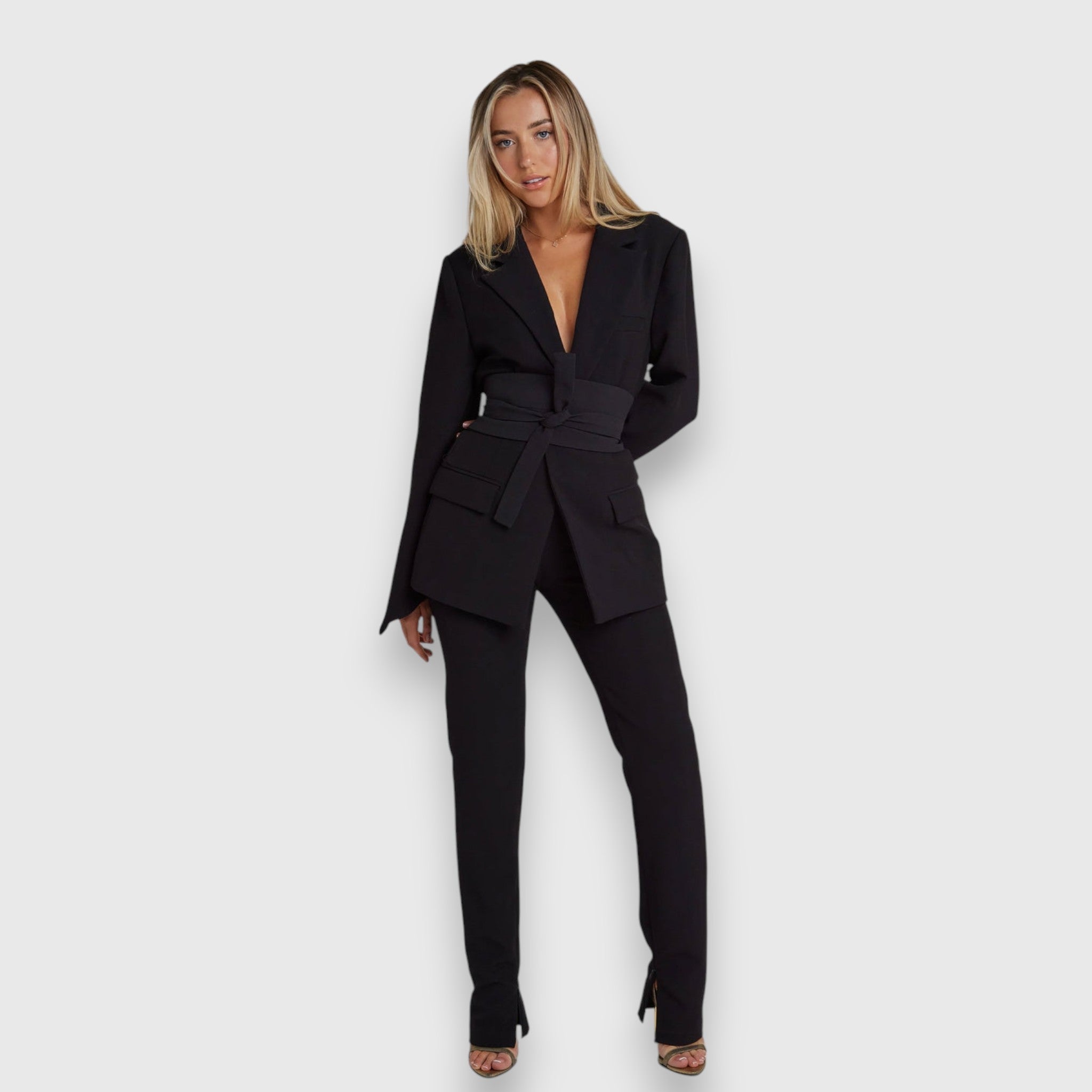 Elegant Women's Blazer for a Perfect and Unique Look