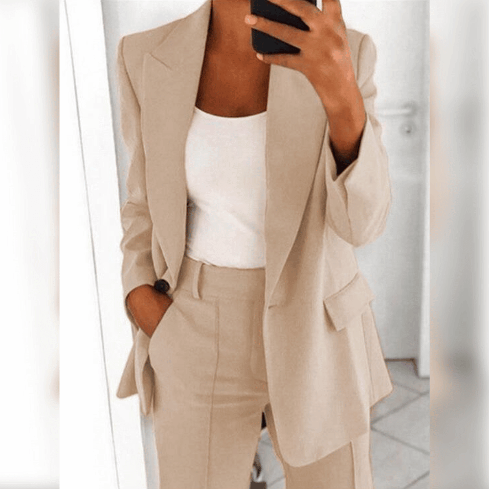 Elegant and Luxurious Women's Suit for Multiple Events
