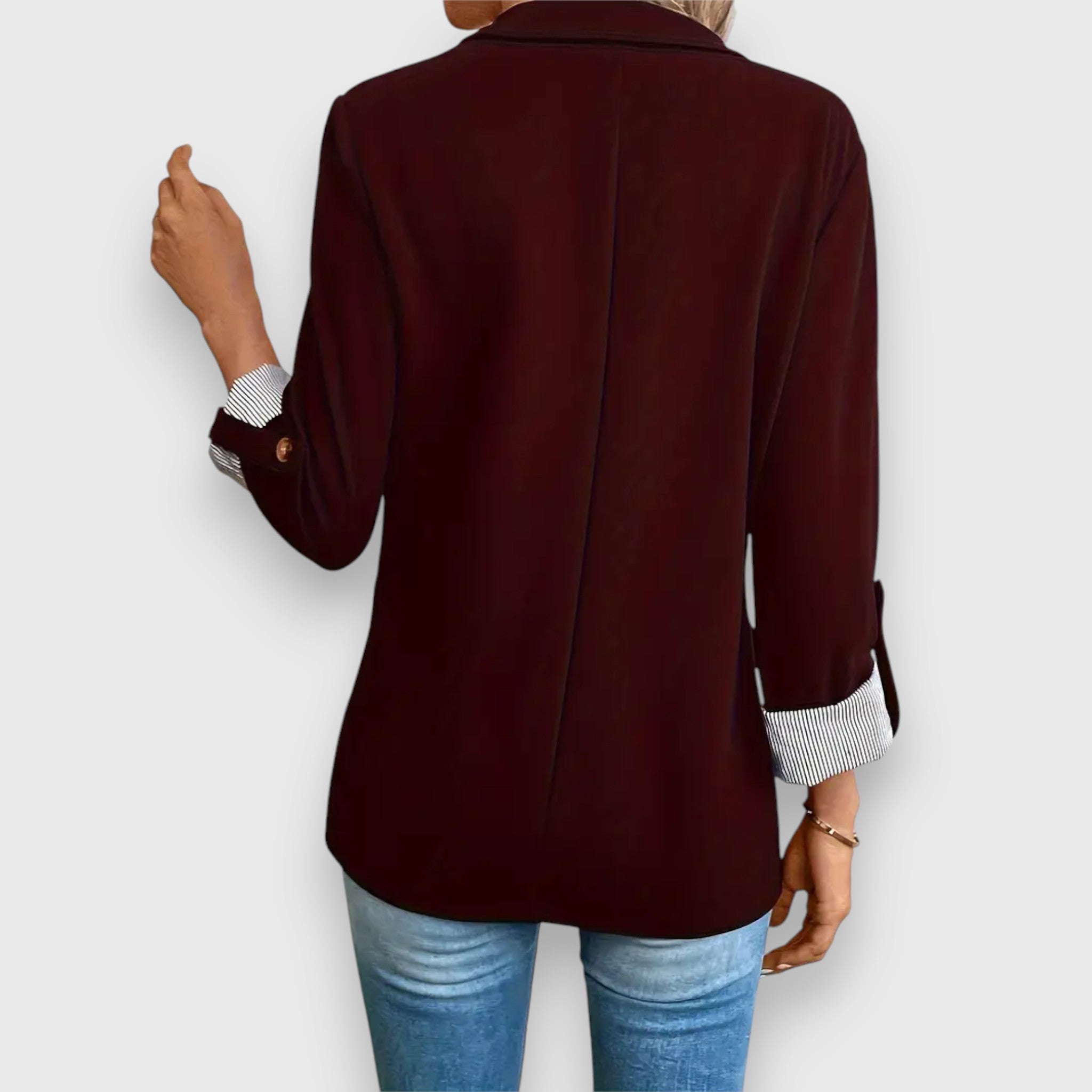 Elegant Blazer for Women - a fashionable and chic addition to your wardrobe