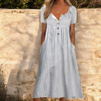 שמלה דקה וסטרייפ עם שרוולים קצרים נוחים